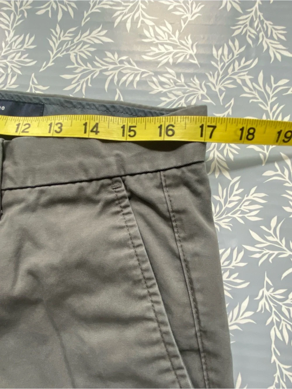 GAP Men's Gray Chino Pants